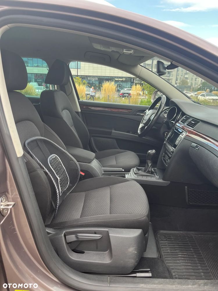 Skoda Superb 2.0 TDI Elegance - 24