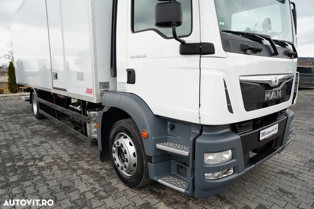 MAN TGM 12.290 / 4x2 / CAROSERIE REFRIGERATĂ 7.8 M / UNITATE THERMO KING T-1200 R / platformă ridicătoare spate / MULTIMEMBRU / DHOLLANDIA - 7