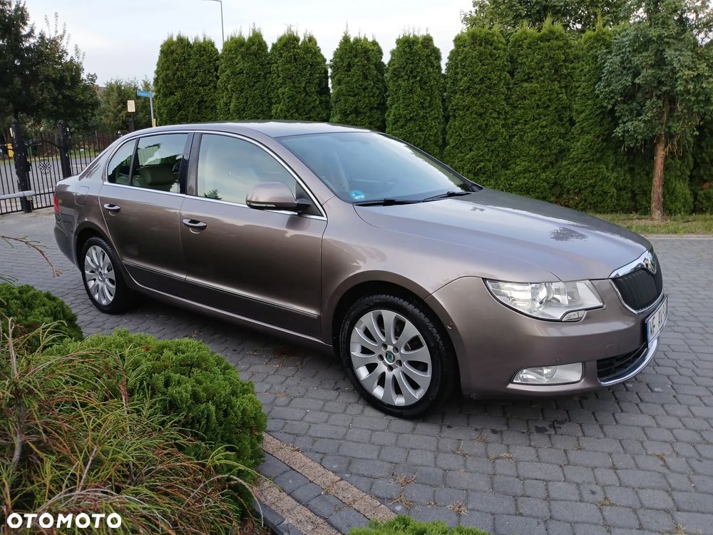Skoda Superb 2.0 TDI DSG Exclusive - 9