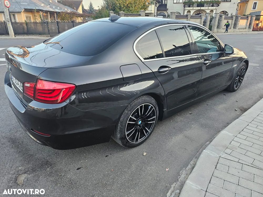 BMW Seria 5 525d Touring Sport-Aut. Luxury Line - 11