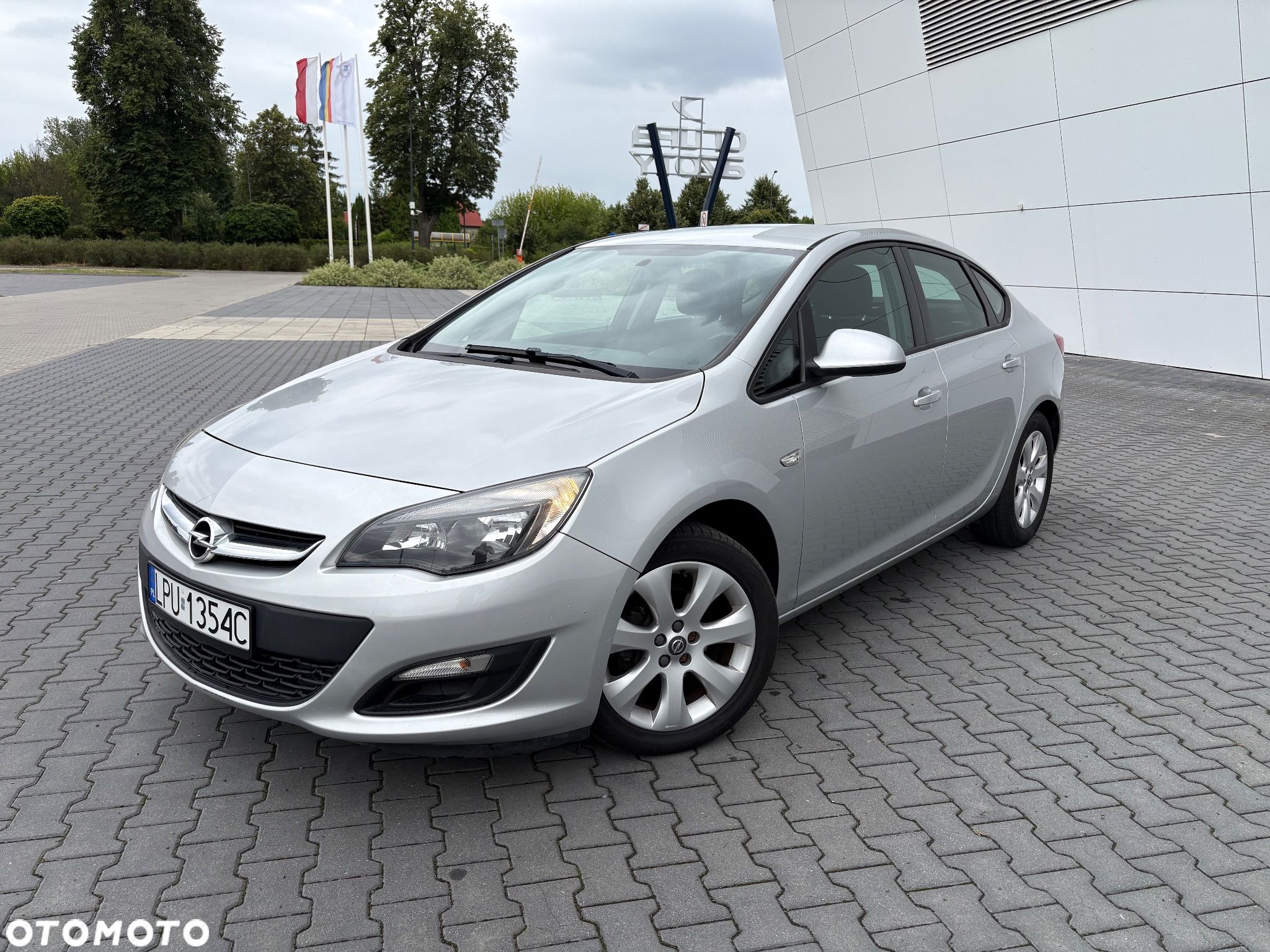 Opel Astra IV 1.4 T Business - 1