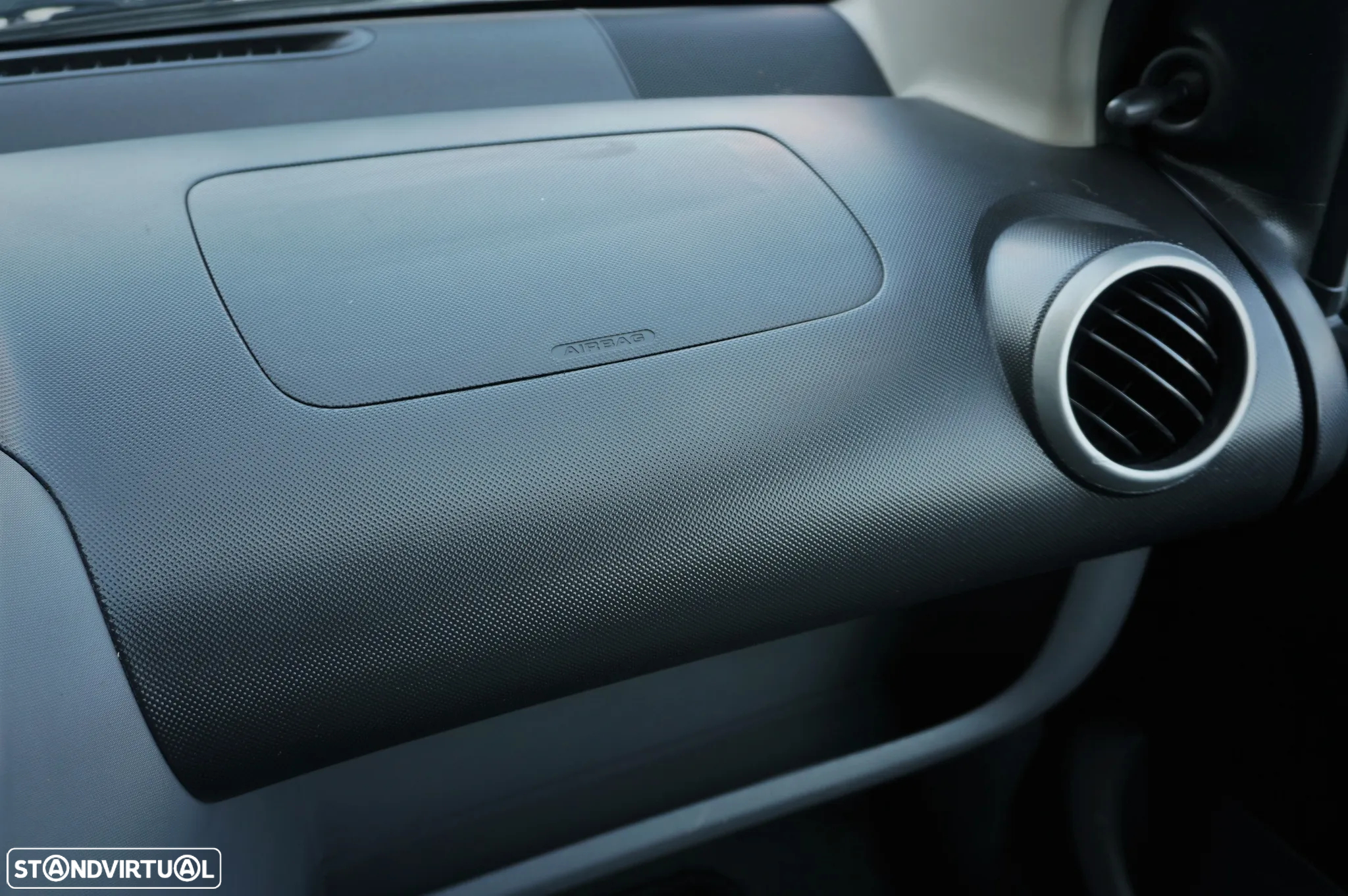 Peugeot 107 1.0 Trendy - 30