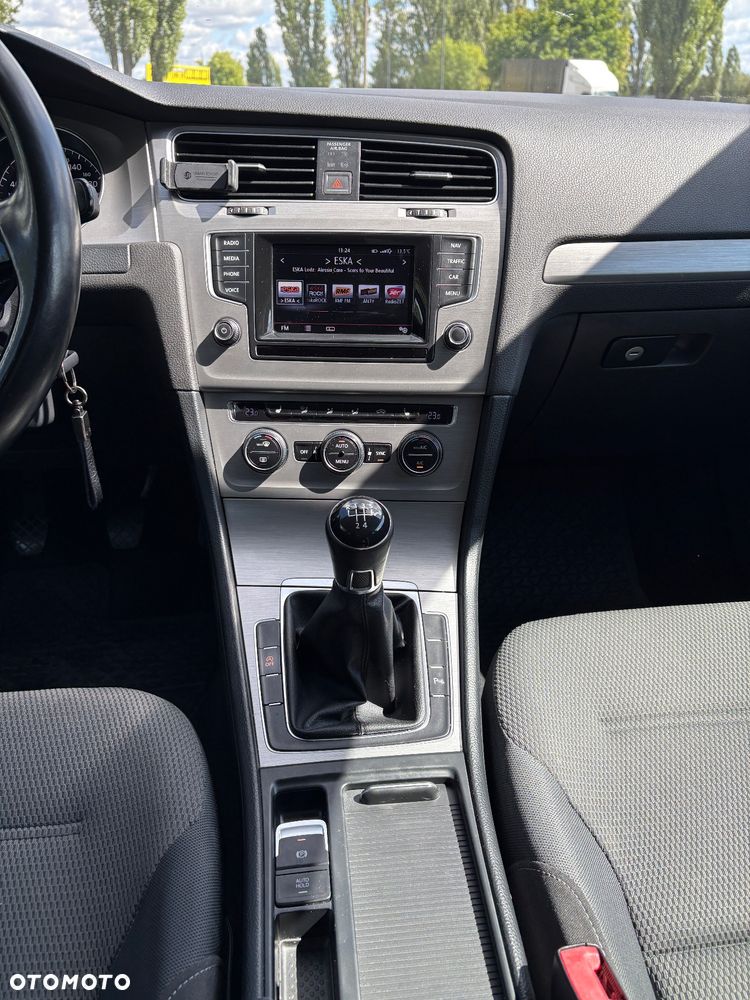 Volkswagen Golf VII 1.6 TDI BMT Comfortline - 11