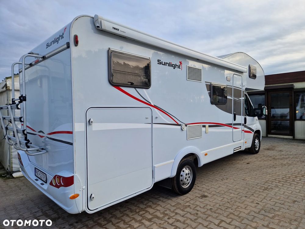 Sunlight A70 Kamper 6 Osób Alkowa Fiat 2.3 JTD Capron A62 Carado A464 - 11