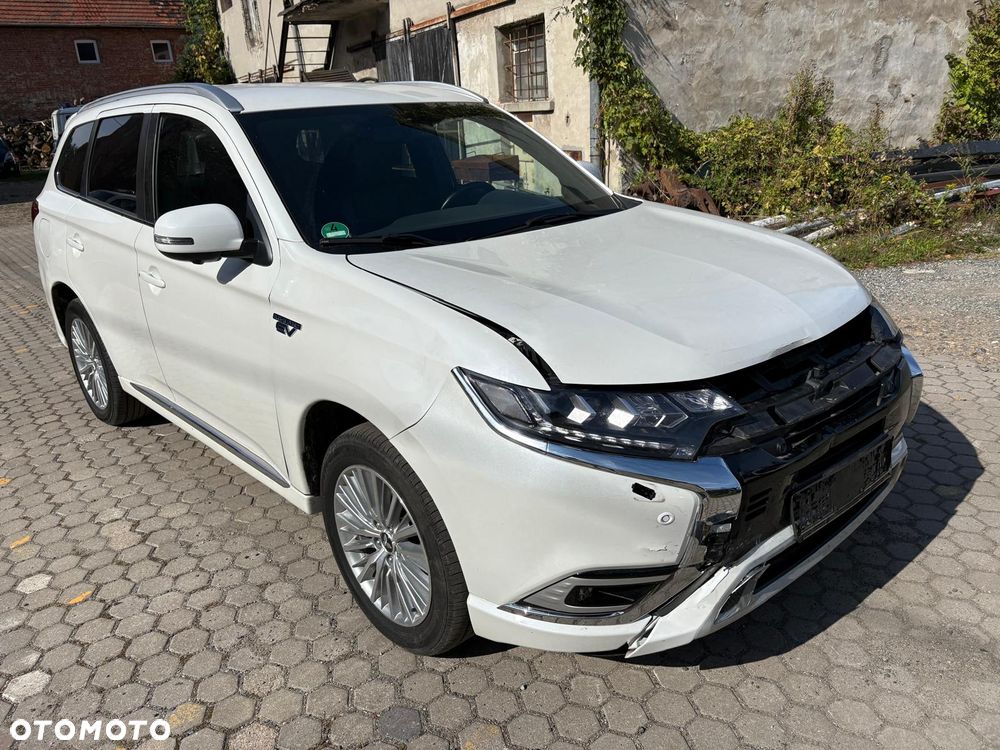 Mitsubishi Outlander 2.4 4WD Plus - 13