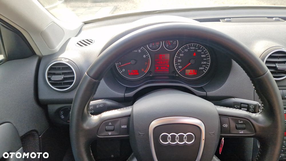 Audi A3 Sportback 1.6 FSI Attraction - 15