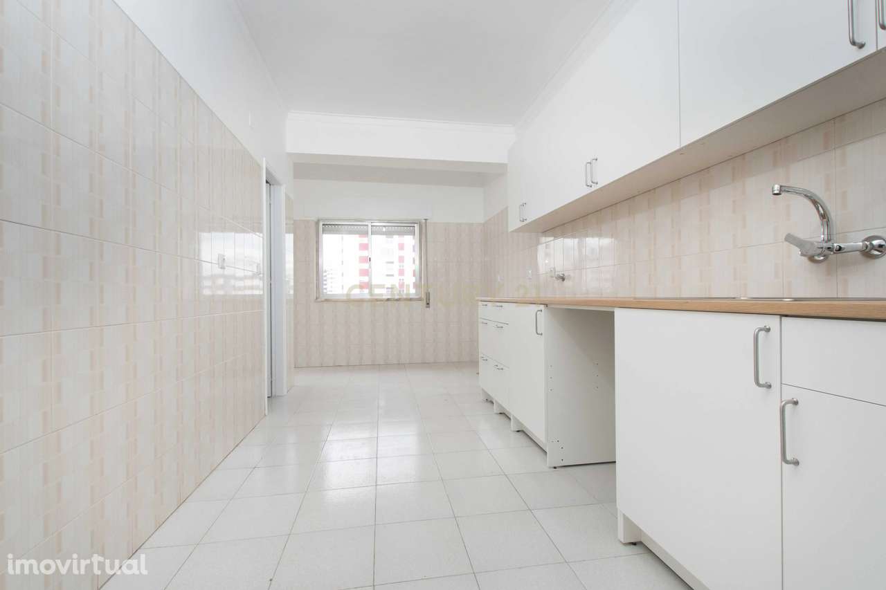 T2 Remodelado para Arrendamento – Quinta da Piedade, Póvoa de Santa Ir - Grande imagem: 2/22