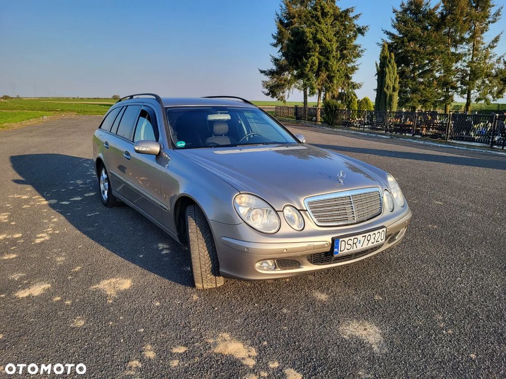 Mercedes-Benz Klasa E 320 T Classic - 3