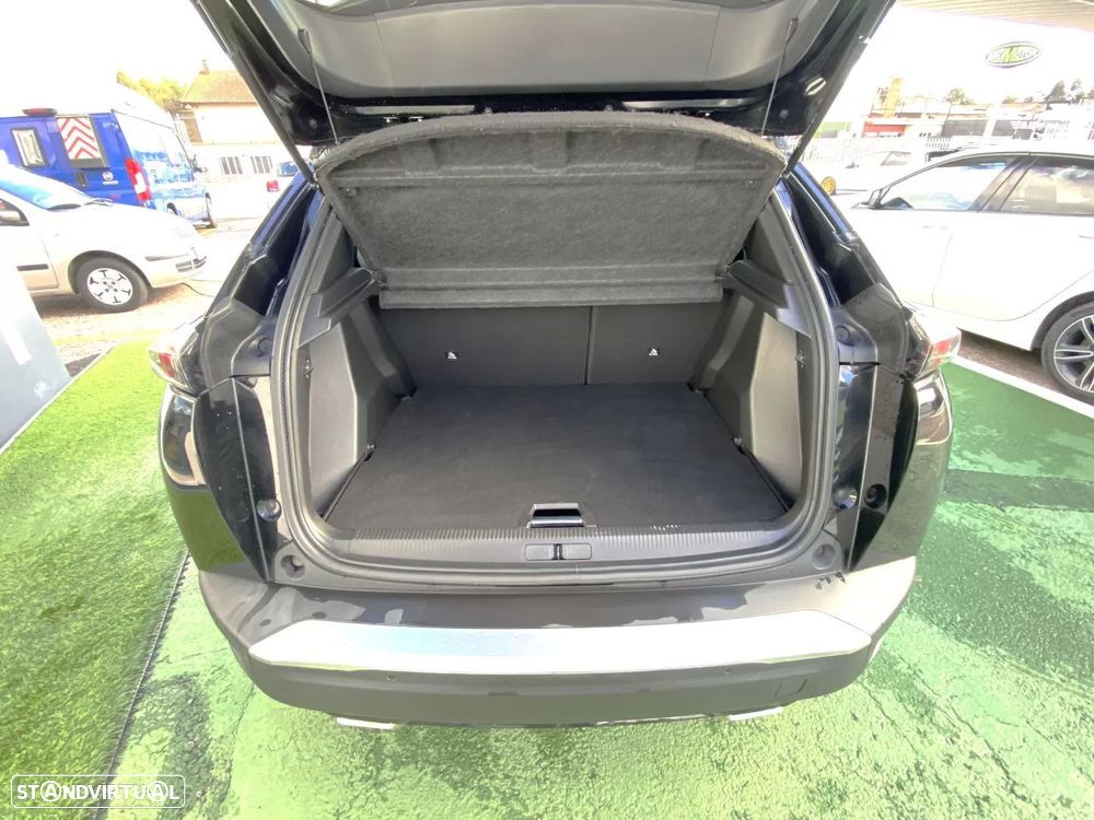 Peugeot 2008 1.2 PureTech Allure Pack EAT8 - 17