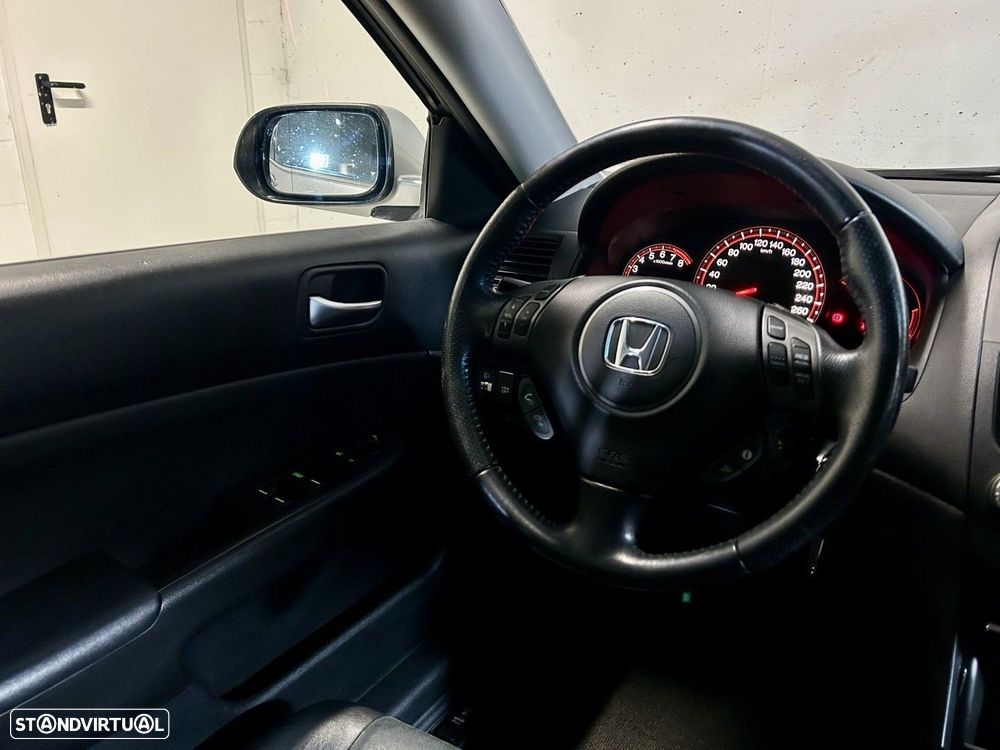 Honda Accord 2.0 Sport - 32