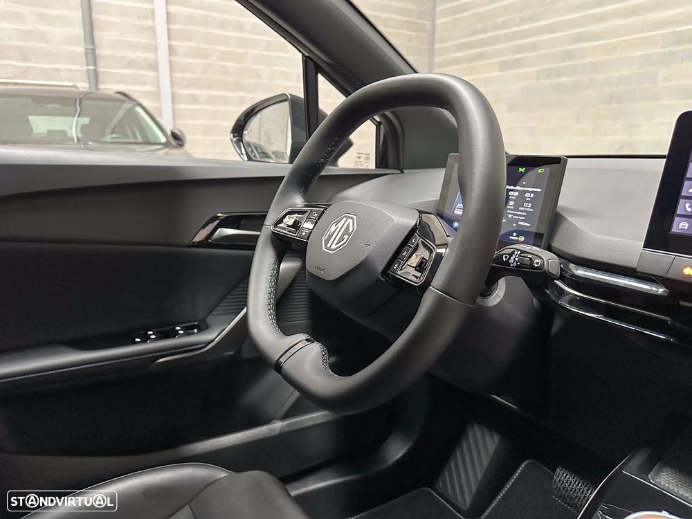 MG MG4 77 kWh Extended Range Luxury - 37
