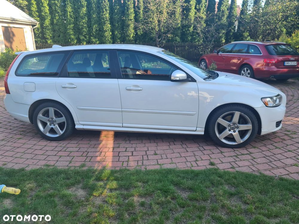 Volvo V50 D5 R-Design Momentum - 4