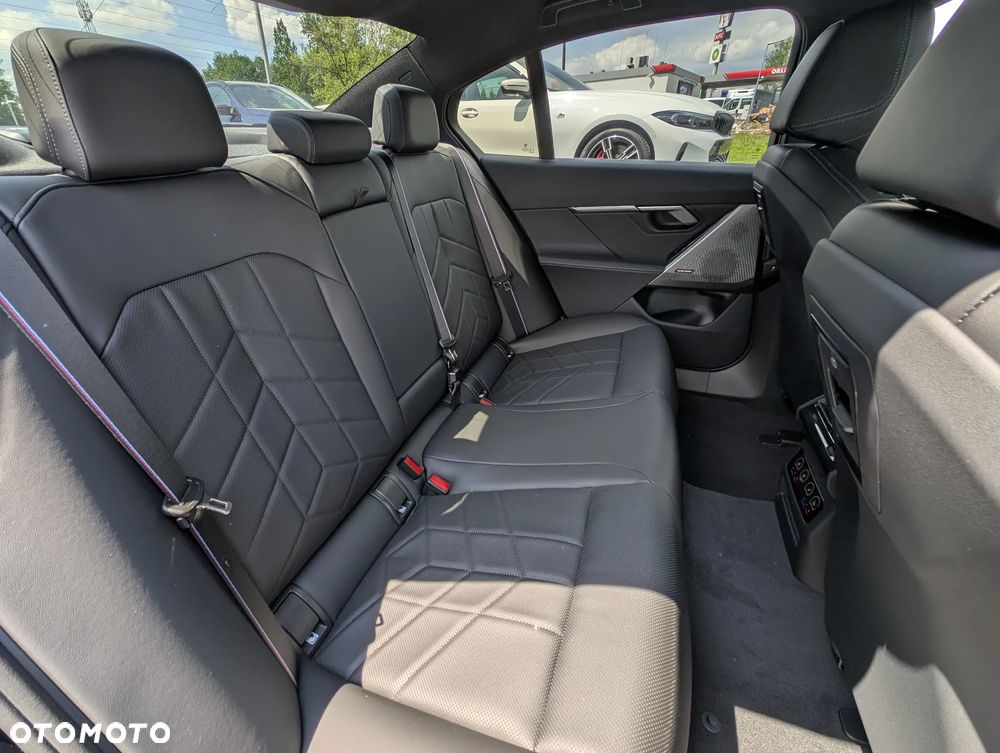 BMW Seria 5 520d mHEV - 19