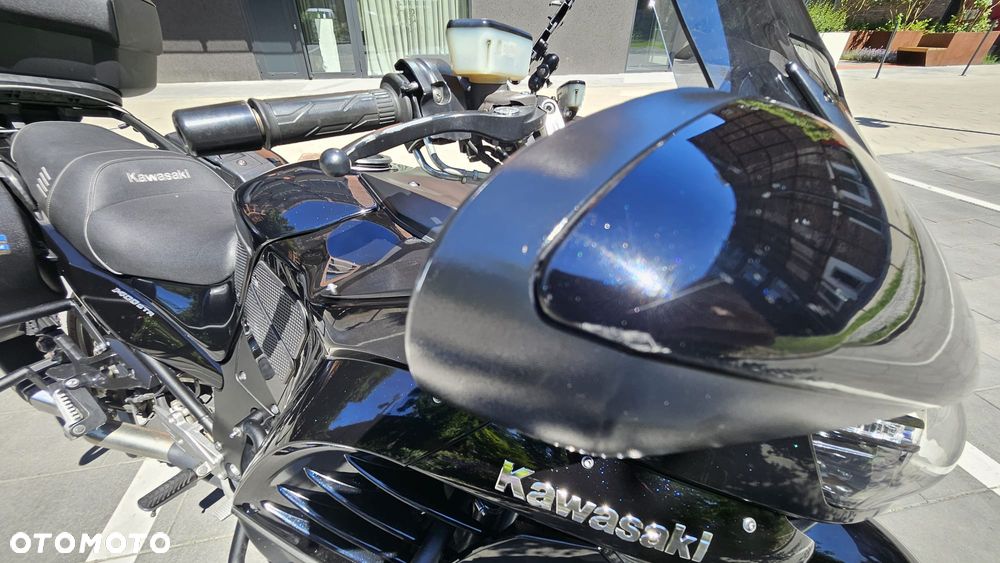 Kawasaki GTR - 11