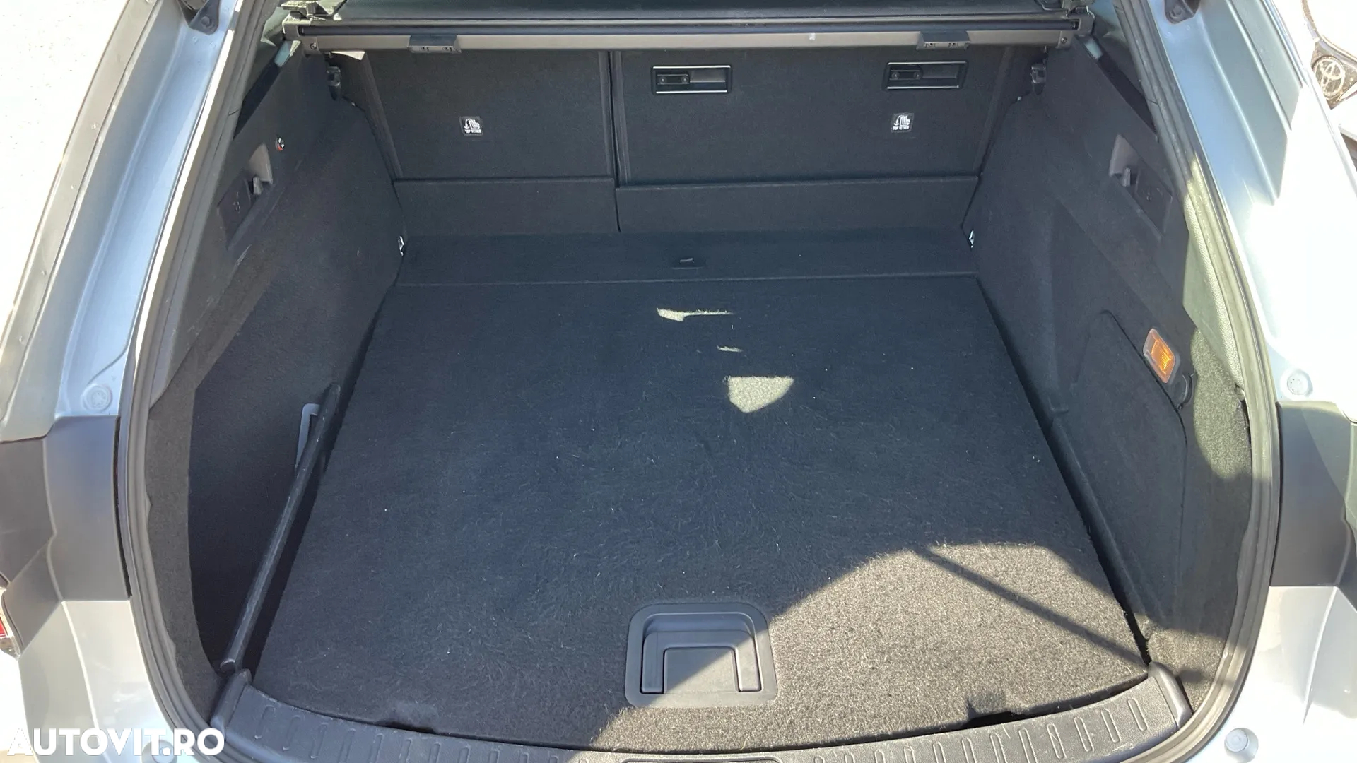 Toyota Corolla 2.0 HSD Dynamic interior Negru - 23