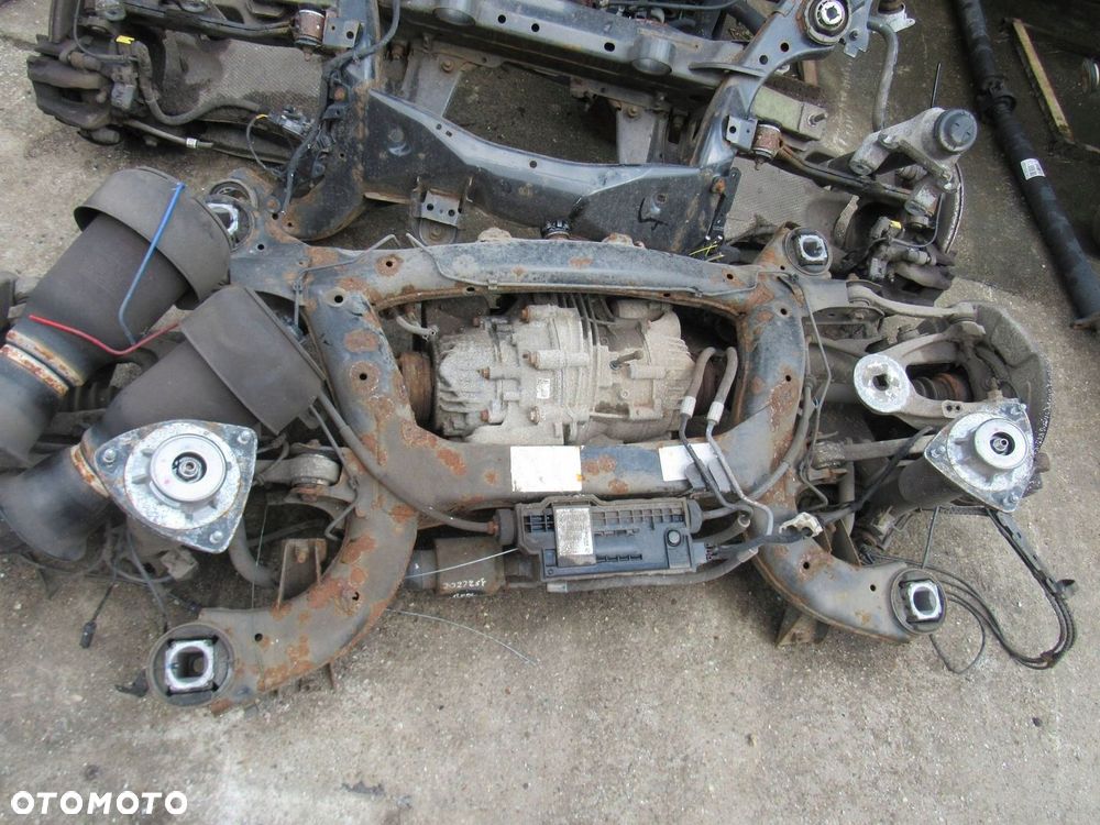 BMW X5 F15 2017 oś tył zawieszenie - 1