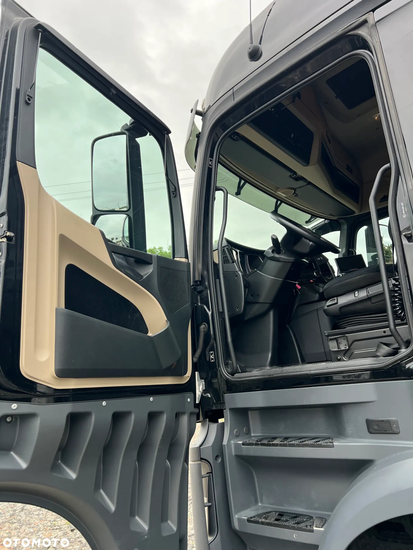 Mercedes-Benz Actros - 10