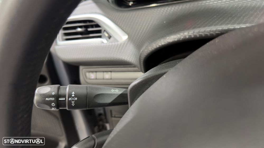 Peugeot 208 82 VTI Style - 20