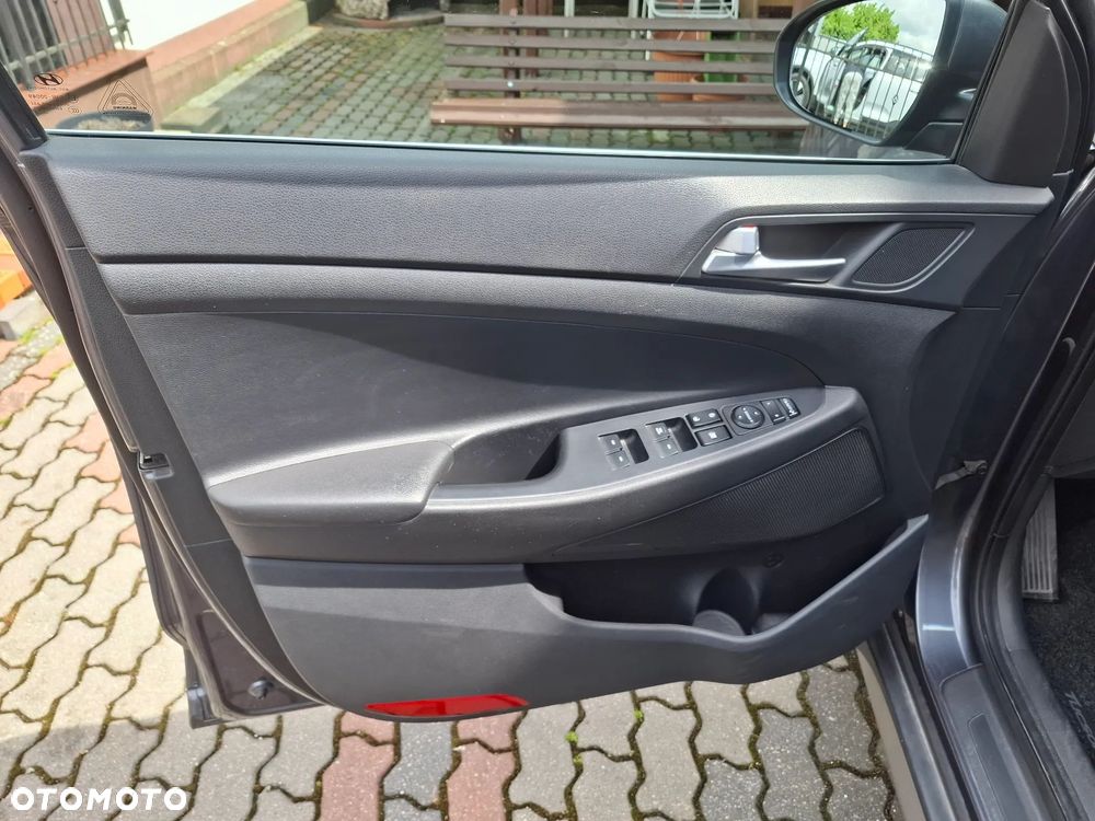 Hyundai Tucson 2.0 CRDI 4WD Automatik Style - 19