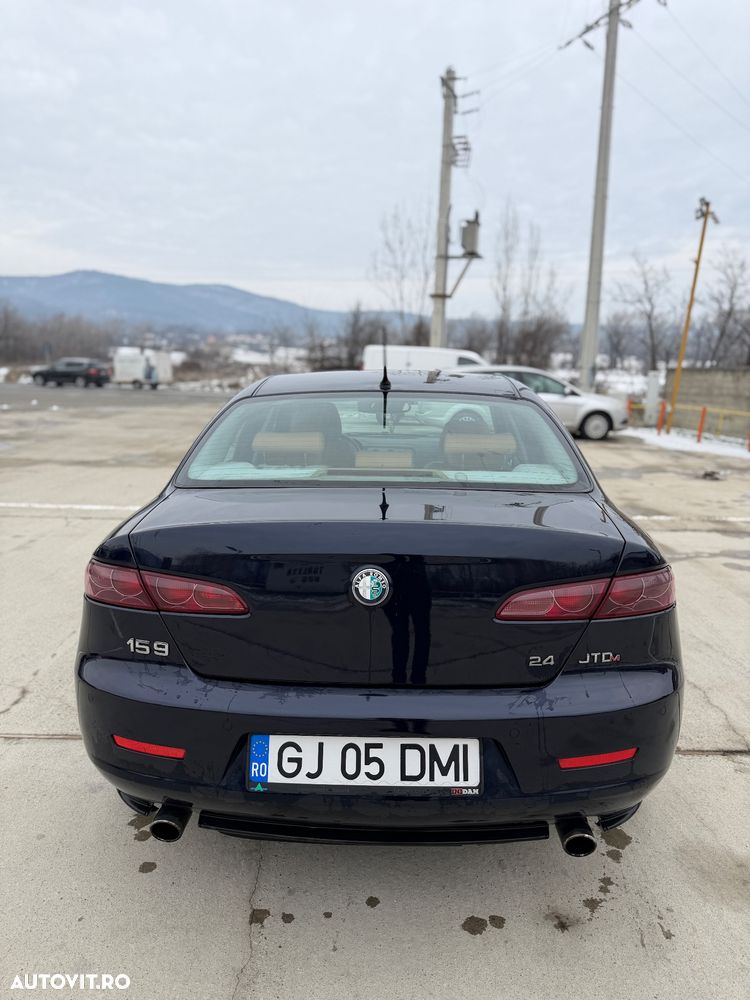 Alfa Romeo 159 2.4 Multijet Distinctive - 11