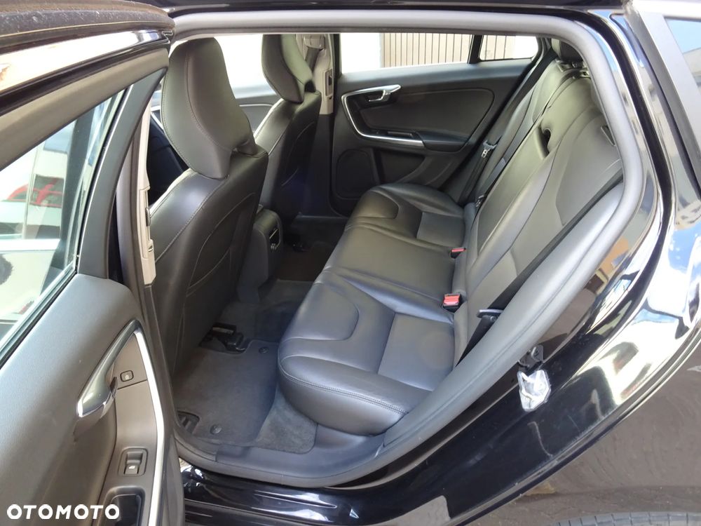Volvo V60 D2 Drive-E Momentum - 8