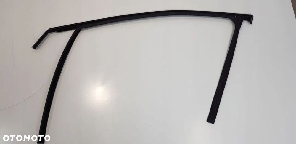 USZCZELKA SZYBY DRZWI PRAWY PRZÓD CHEVROLET CRUZE - 1