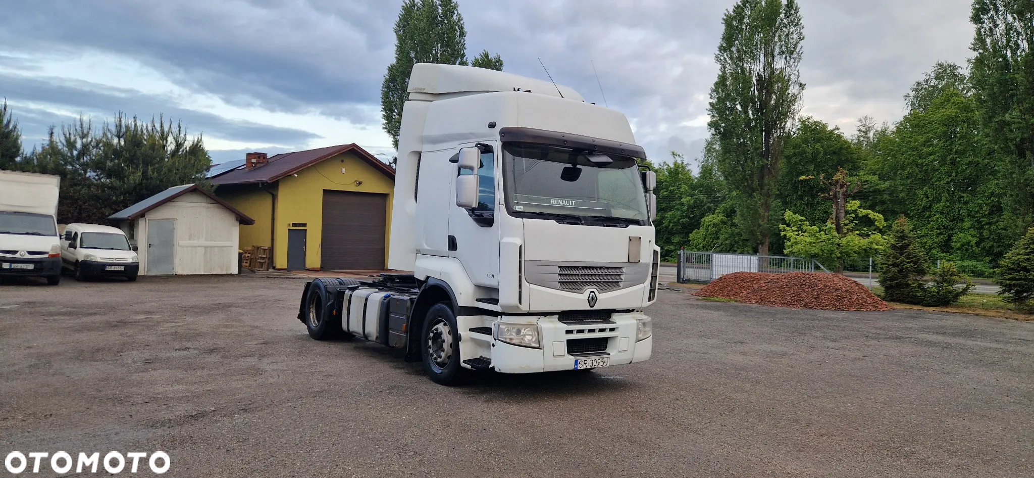 Renault Premium - 2