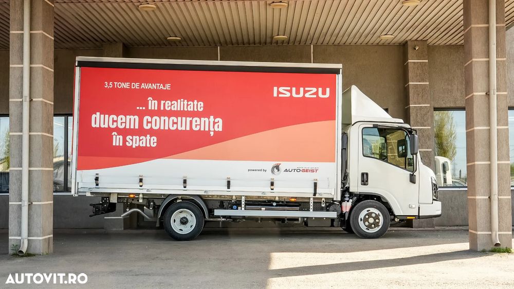Isuzu M21 - 2