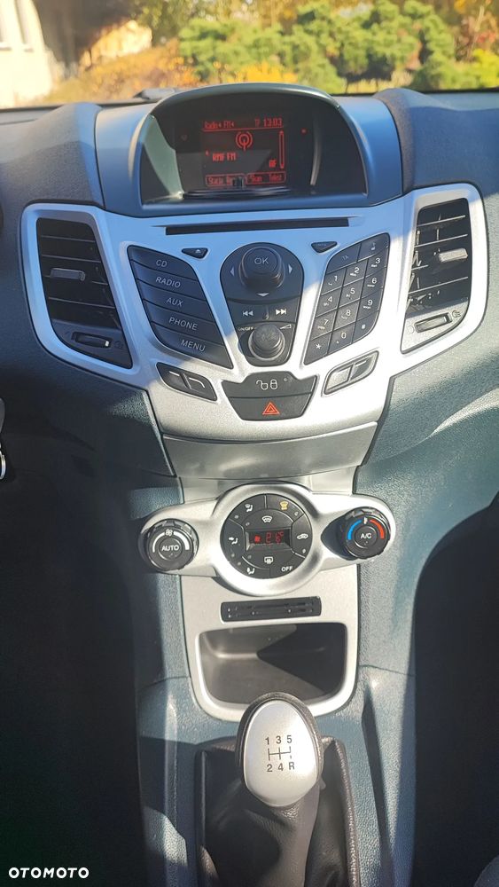 Ford Fiesta 1.25 Champions Edition - 31