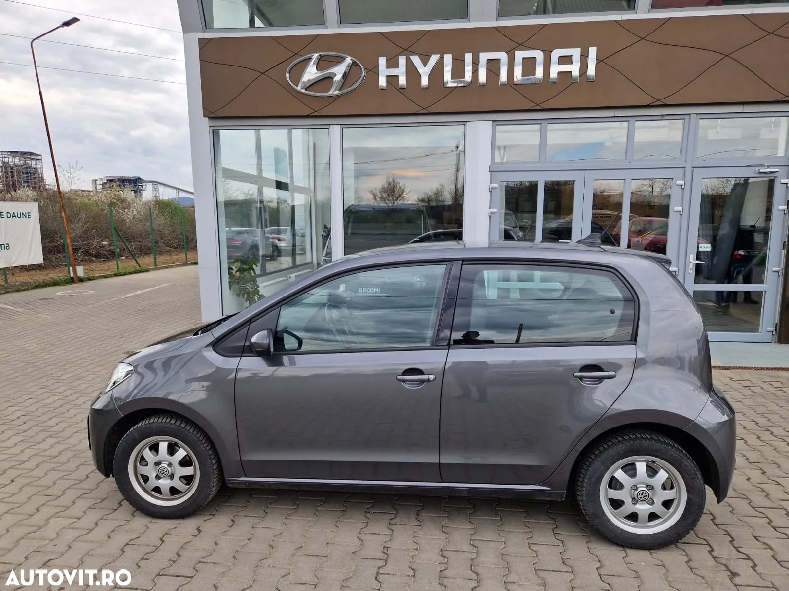 Volkswagen up! e-up! - 10