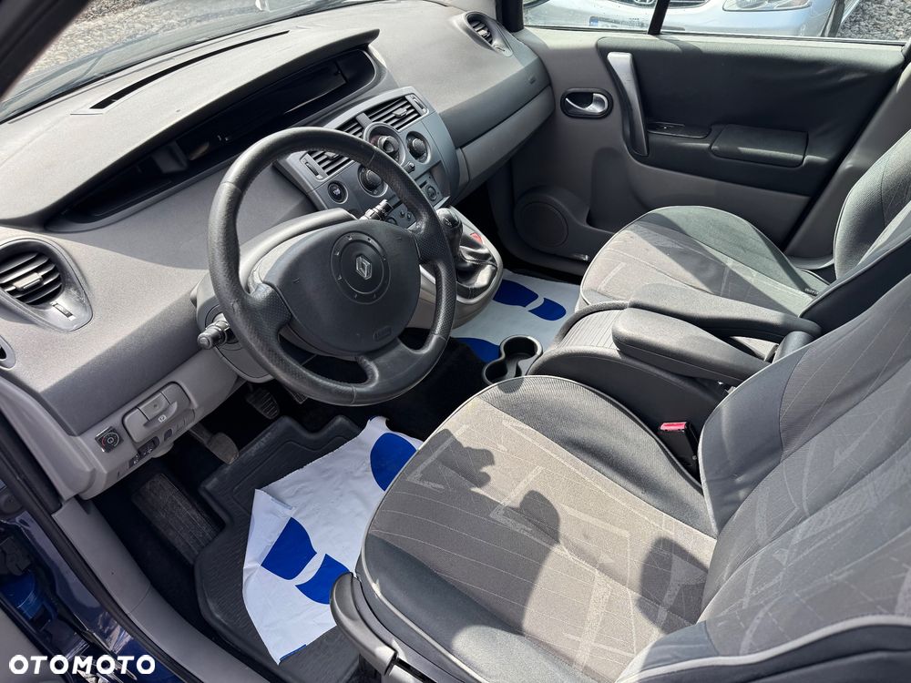 Renault Scenic 1.6 16V Expression - 8