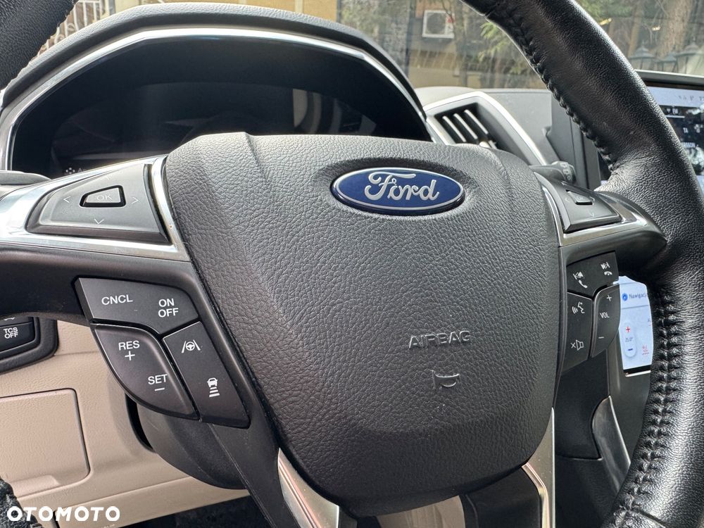 Ford Edge - 26