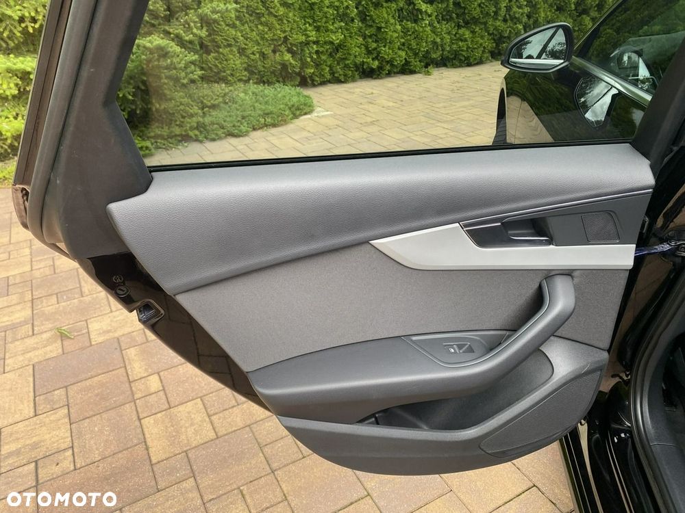 Audi A4 Avant 40 TFSI quattro S tronic advanced - 30