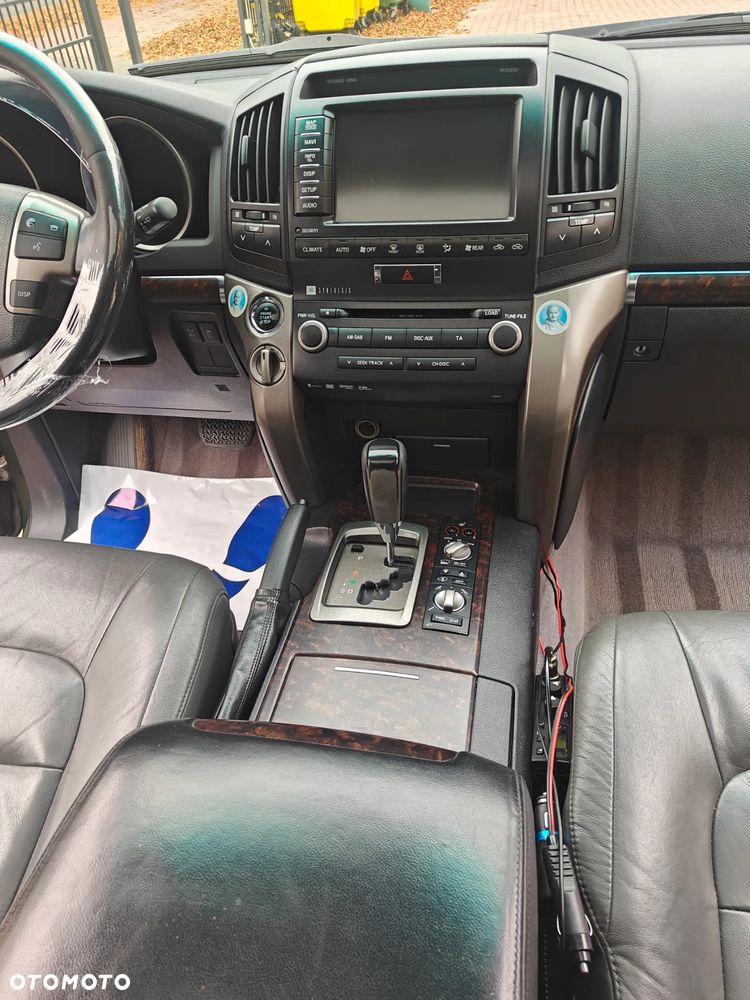 Toyota Land Cruiser - 15