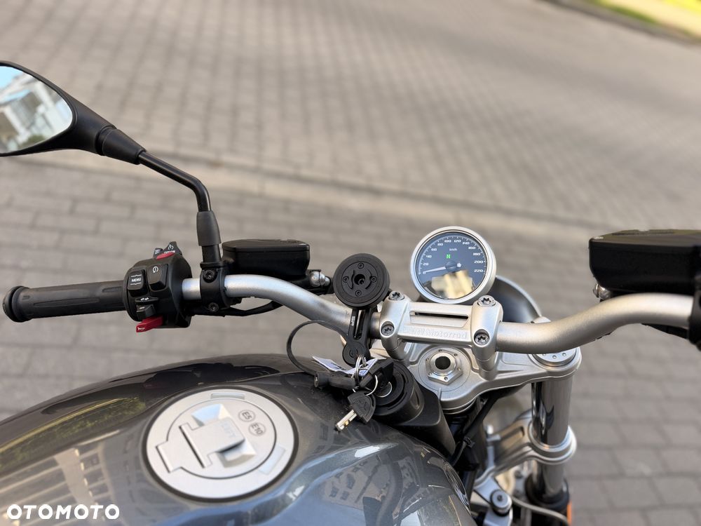 BMW R - 9