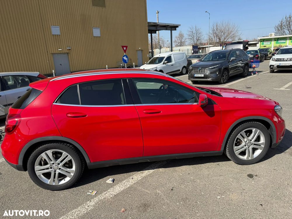 Mercedes-Benz GLA - 11