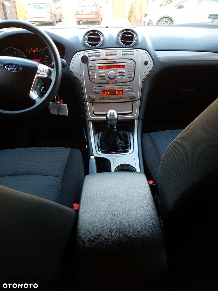 Ford Mondeo 1.6 Ambiente - 11