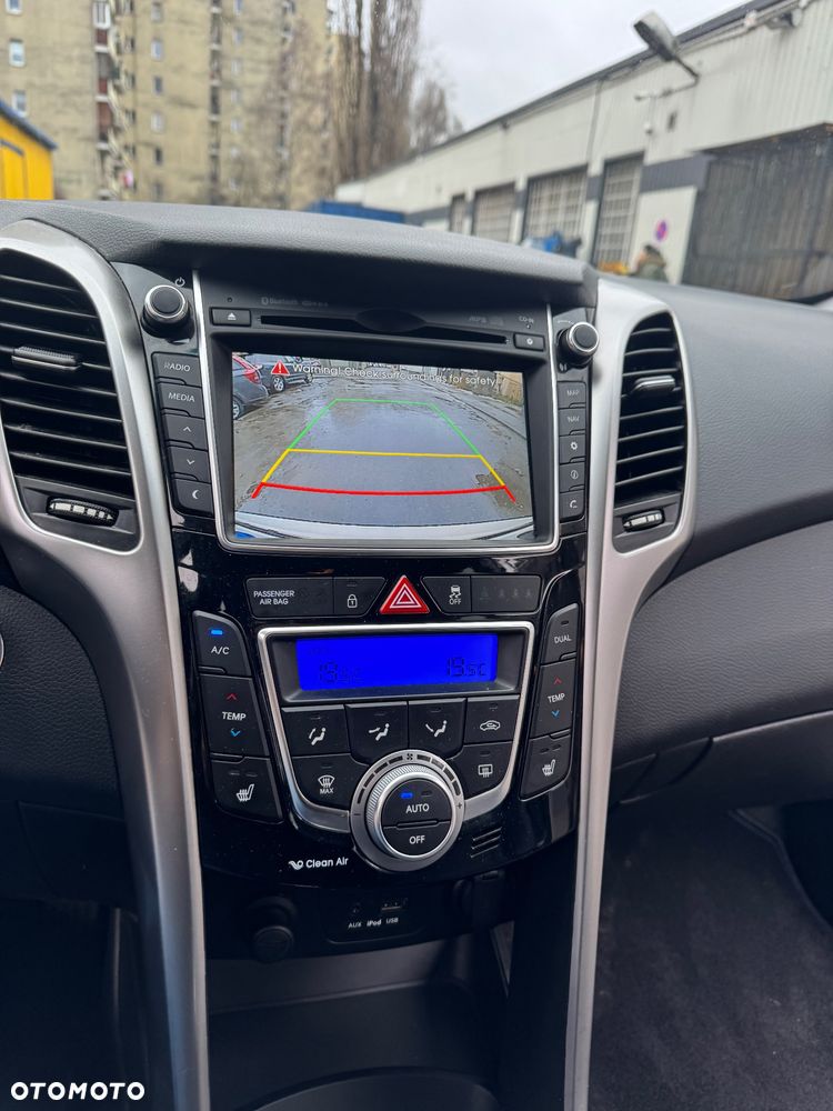 Hyundai i30 1.6 CRDi Fifa World Cup Edition - 10