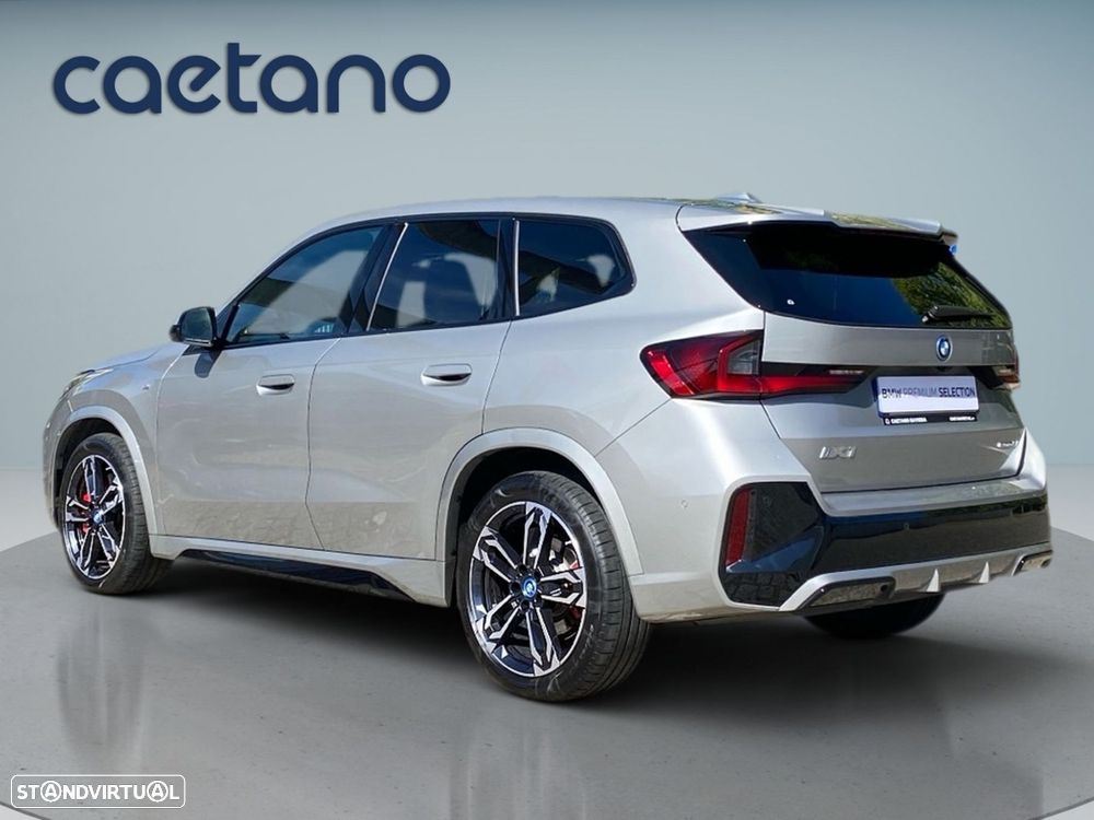 BMW iX1 eDrive20 Pack Desportivo M Pro - 23