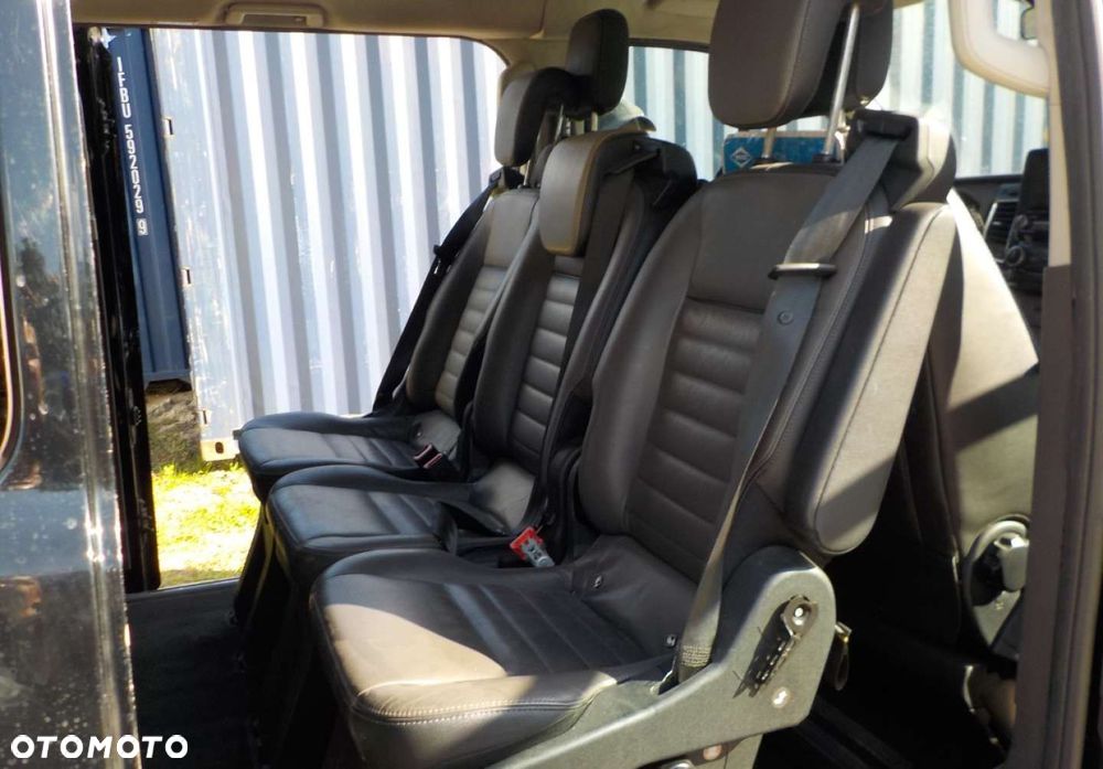Ford Tourneo Custom - 25