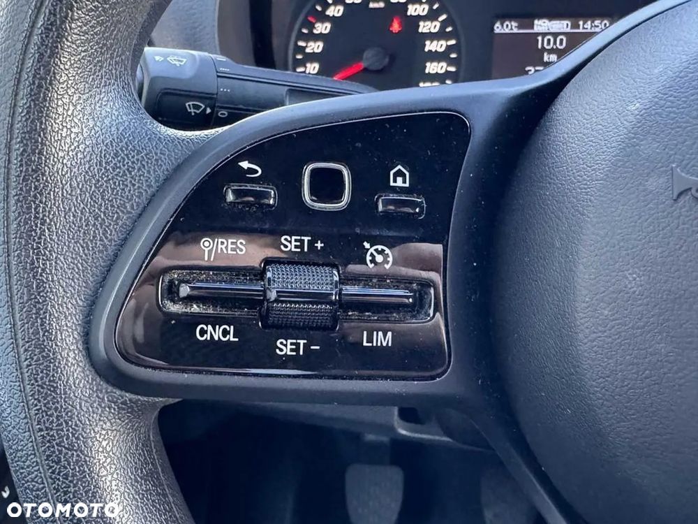 Mercedes-Benz Sprinter - 12