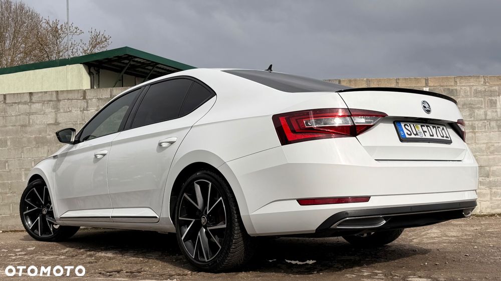 Skoda Superb 2.0 TDI DSG Sportline - 10