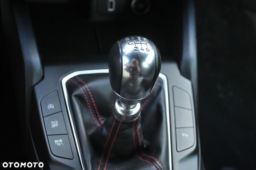 Ford Focus 1.5 EcoBlue Start-Stopp-System ST-LINE - 18
