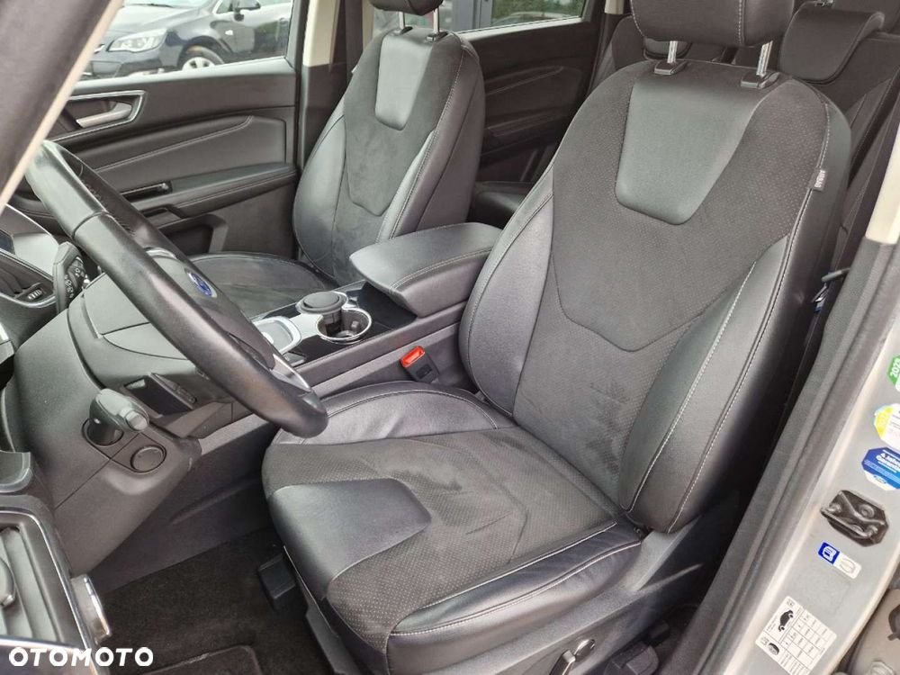 Ford Galaxy - 10