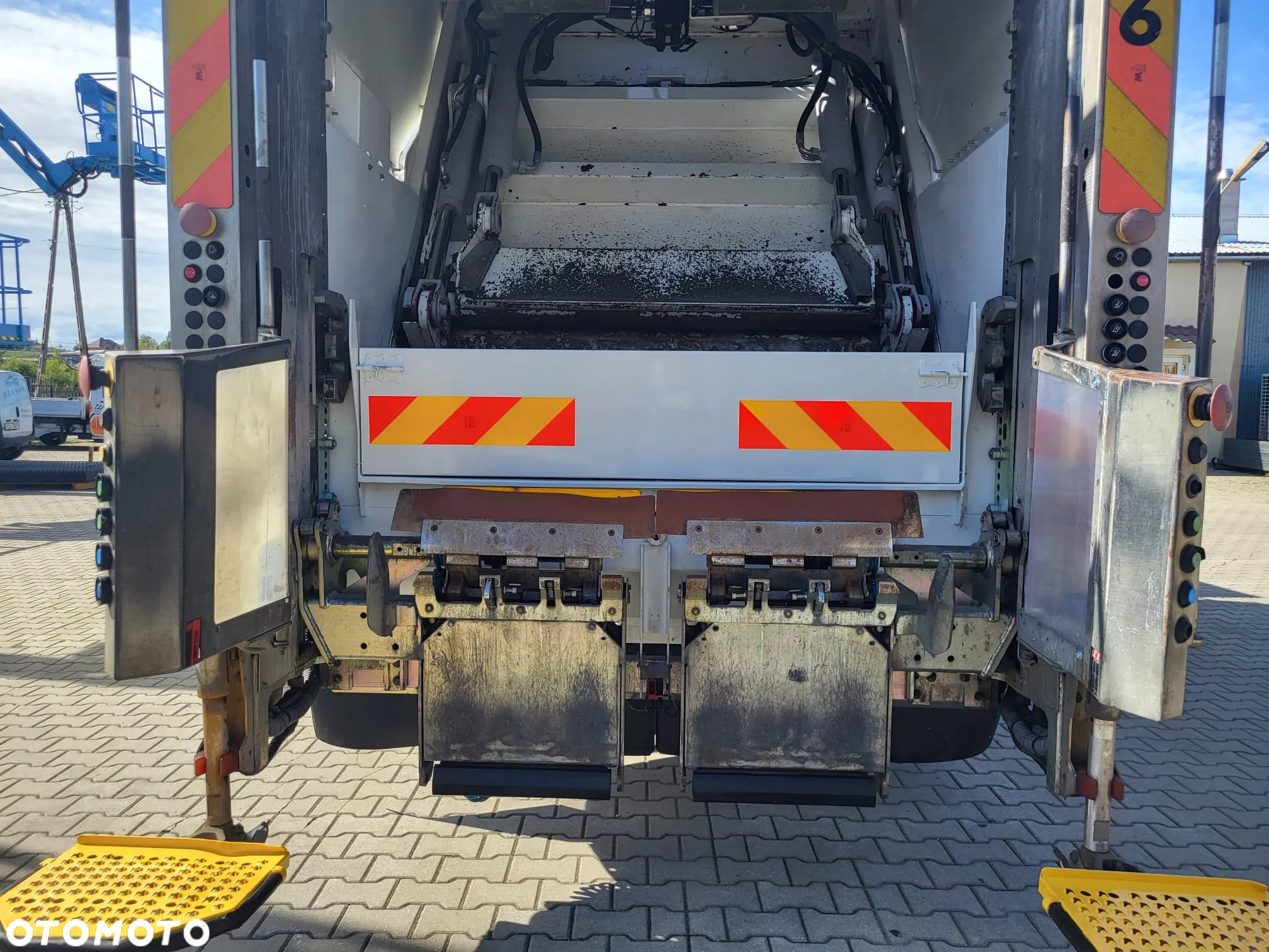 Renault D19 EURO 6 - 9