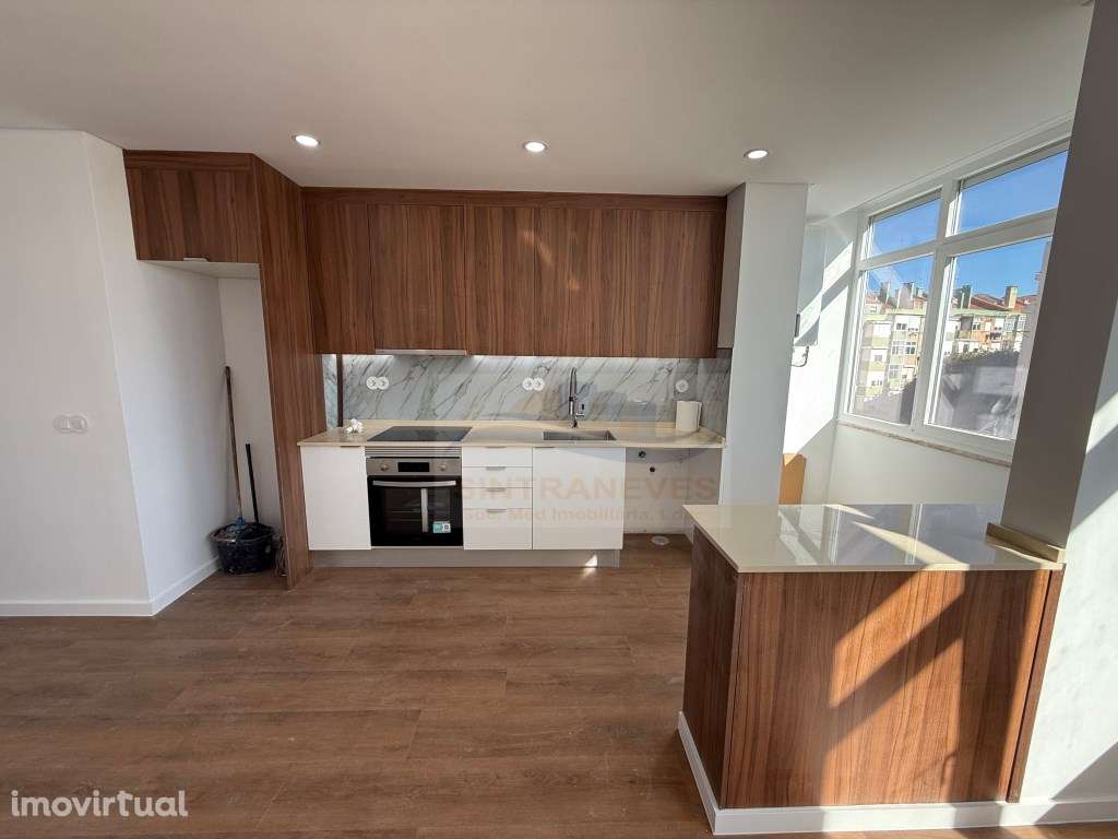 T2 Remodelado com Duas Varandas Amadora 289.000€ - Grande imagem: 3/20
