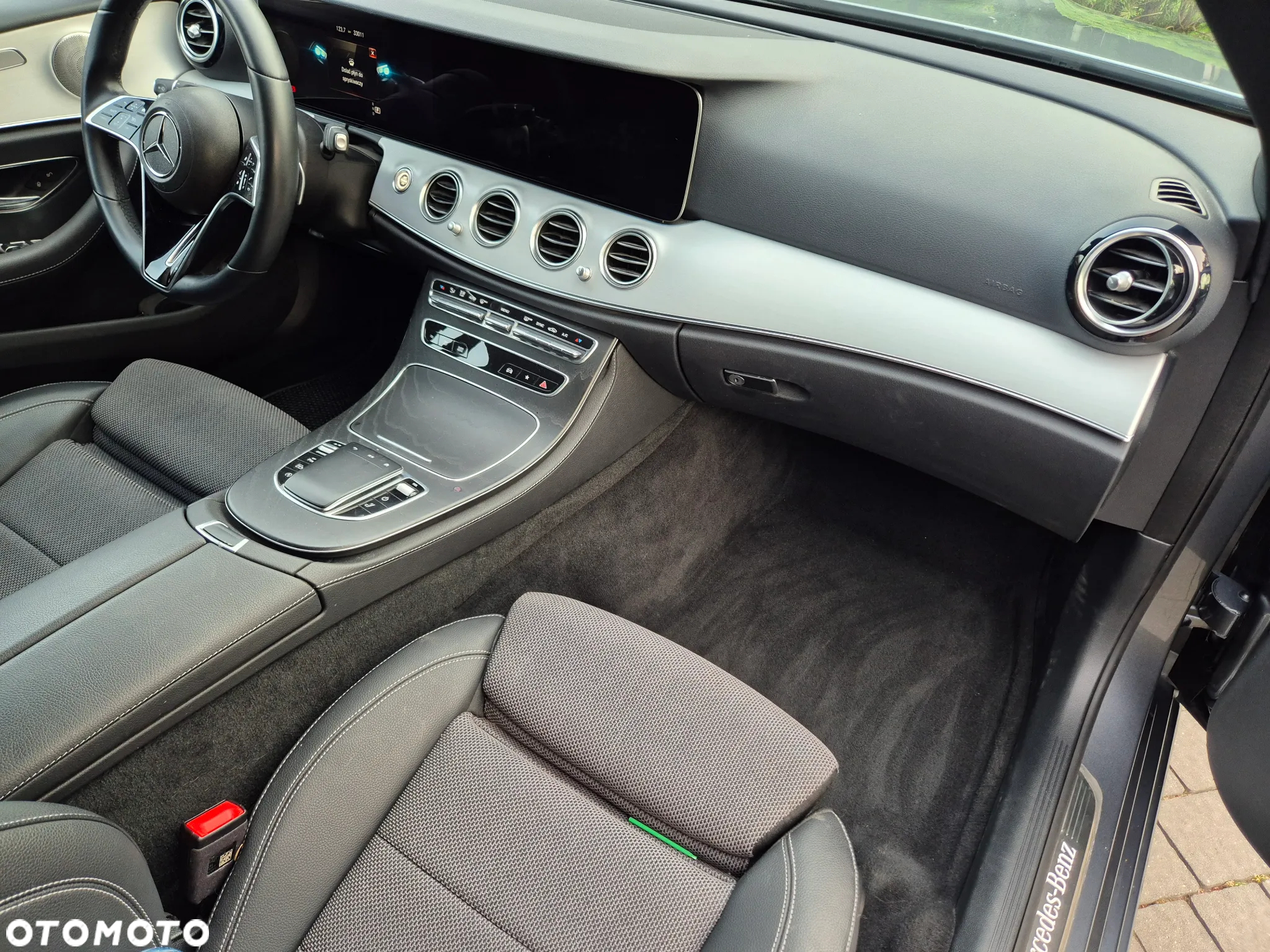 Mercedes-Benz Klasa E 220 d 4-Matic Avantgarde - 37