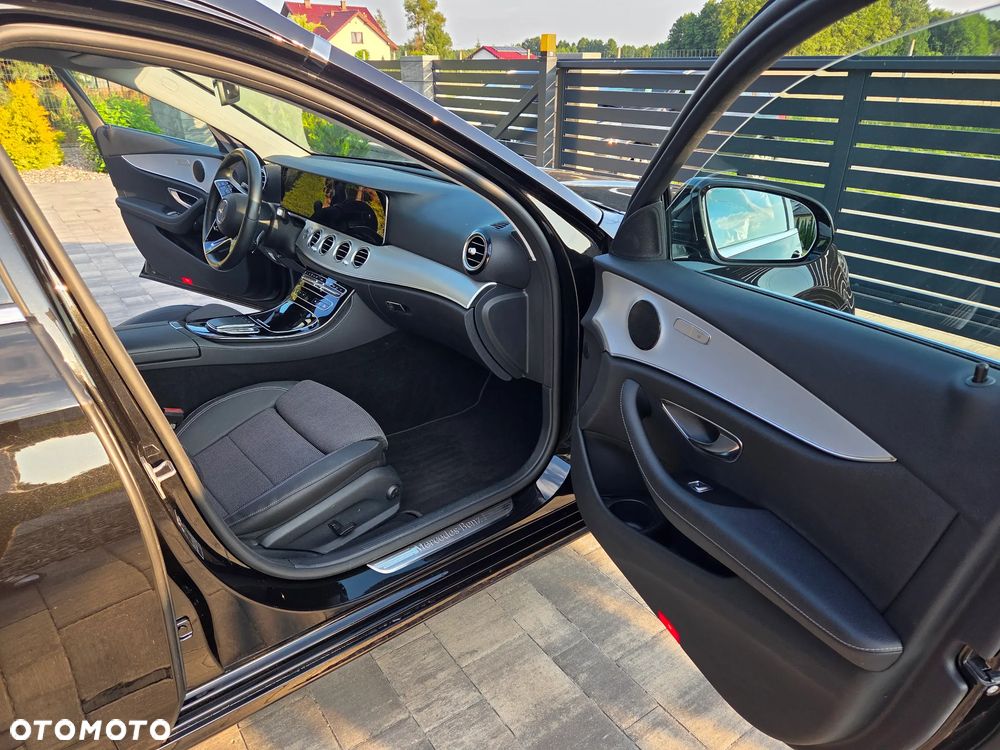 Mercedes-Benz Klasa E 220 d 4-Matic Avantgarde - 20