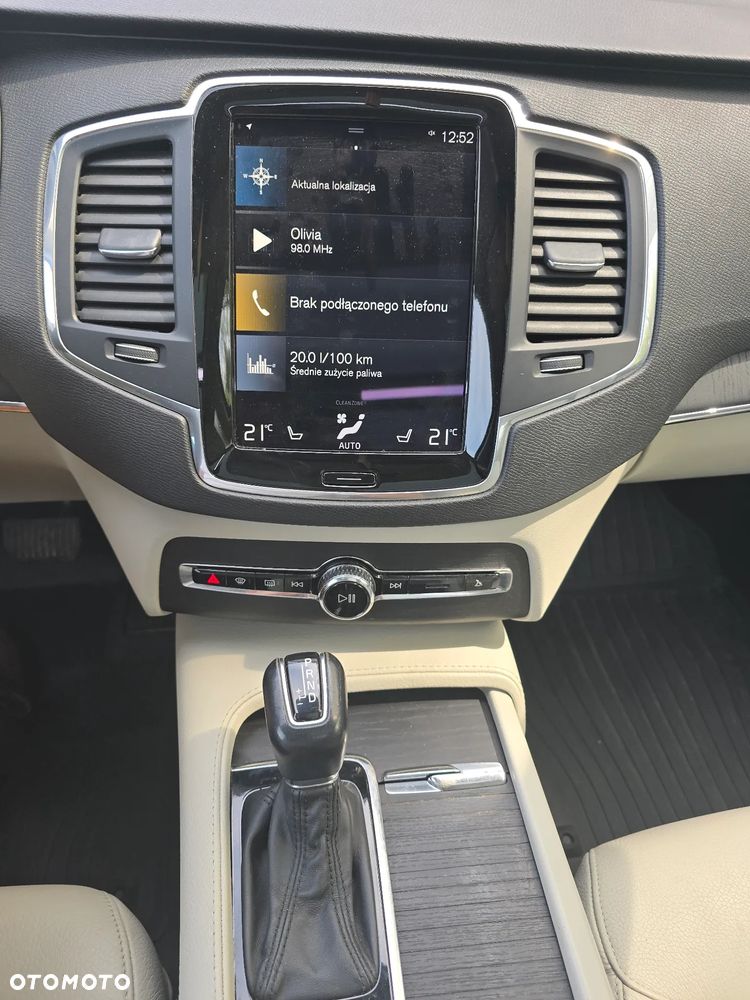 Volvo XC 90 T6 AWD Geartronic Momentum Pro - 28