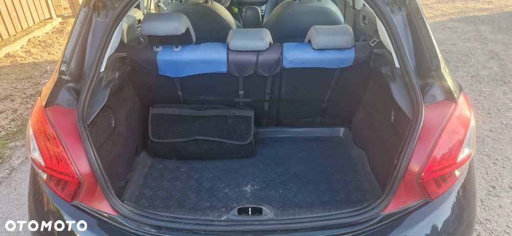 Peugeot 208 2012 photo 5